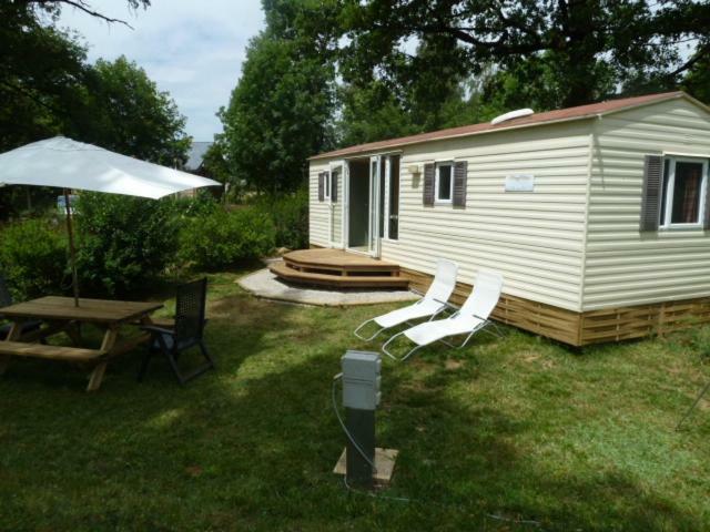 Camping Etang Du Camp Senergues Eksteriør billede